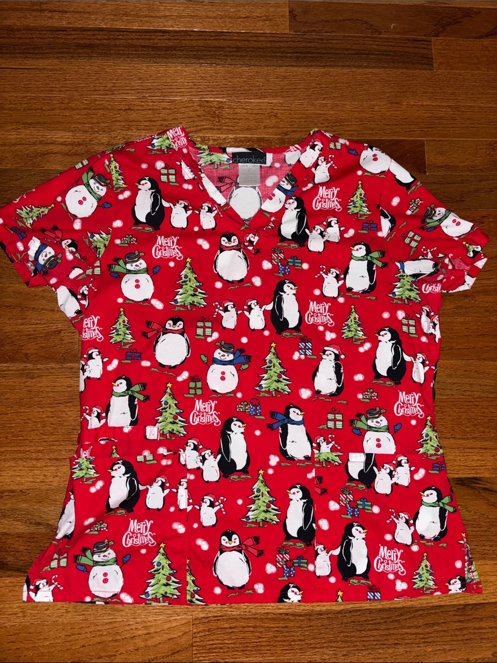 Cherokee Penguins Merry Christmas Red Holiday Scrub Top Women’s Size Large